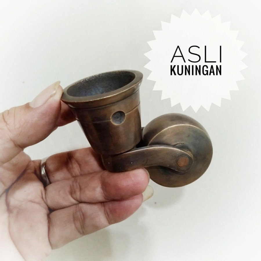 Lot of 4pieces small size Solid cast heavy brass cup castor wheel. 2.3/8" inches high Perfect for chair tables 6 cm 7/8 " top opening