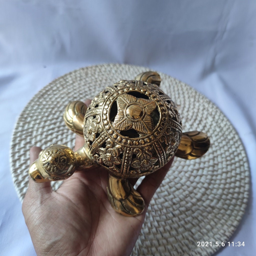 1 Turtle Brass Candle Holder - Gold Brass turtle detailed sculpture for Table Decor