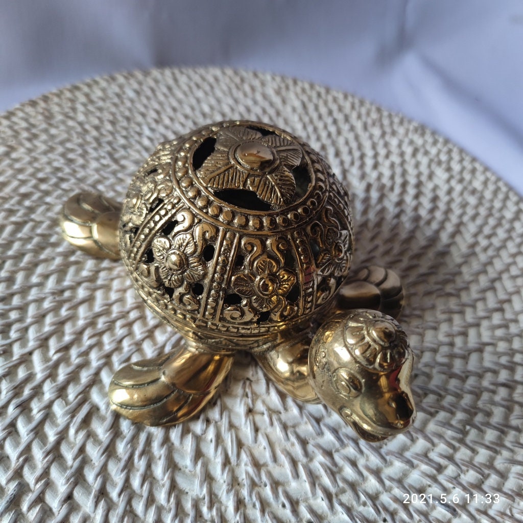 1 Turtle Brass Candle Holder - Gold Brass turtle detailed sculpture for Table Decor