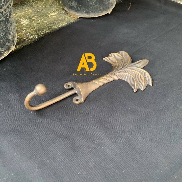 Lot Of 2Pcs ANTIQUE PALM HOOK Hanger Solid Brass Vintage Hook Hat Coat Strong Wall Mount