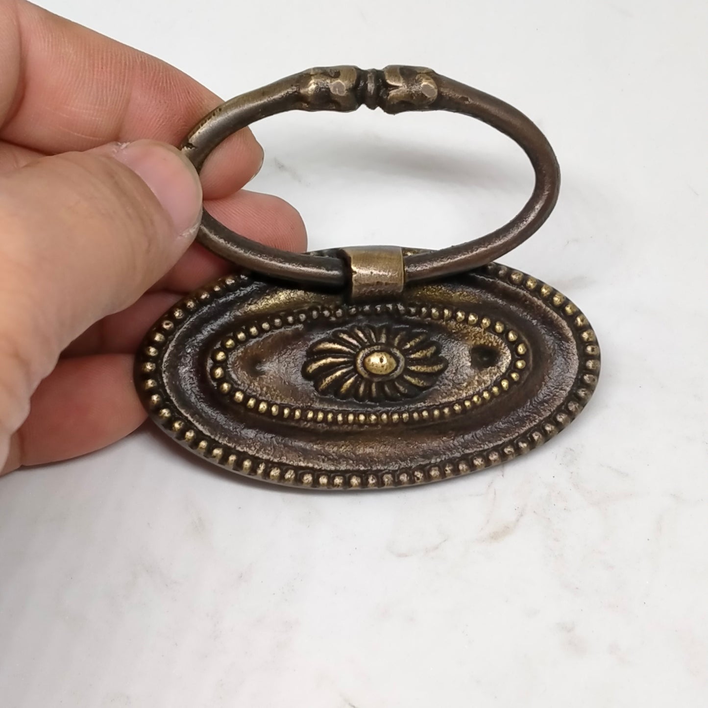 Lot of 8pieces Diameter 8cm Big Oval Merry Handles Pull Knob Kitchen Cast Solid Bras | grab cabinet handle door bin pulls