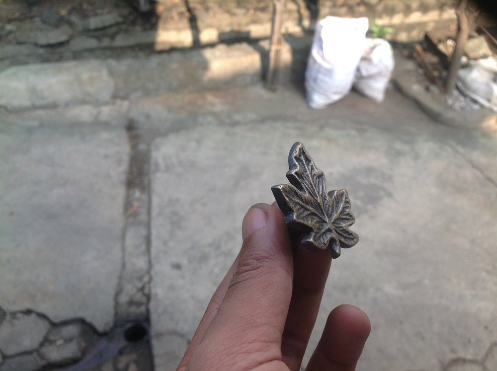 Set of 6 pcs Vintage Antique Leaf Knob Drawer Pulls Cabinet Handle Antique Solid Brass Closet Door Drawer Pulls Hardware