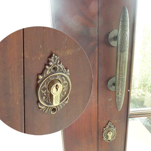 Set 2 Brass Mountain Carved Keyhole Lock plate cover