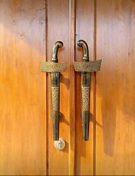 15" inches Set 2 pcs Vintage Old KERIS CARVED JAVA Dagger Weapon Entry Door Handle Hardware Cabinet Solid Brass Door Handle