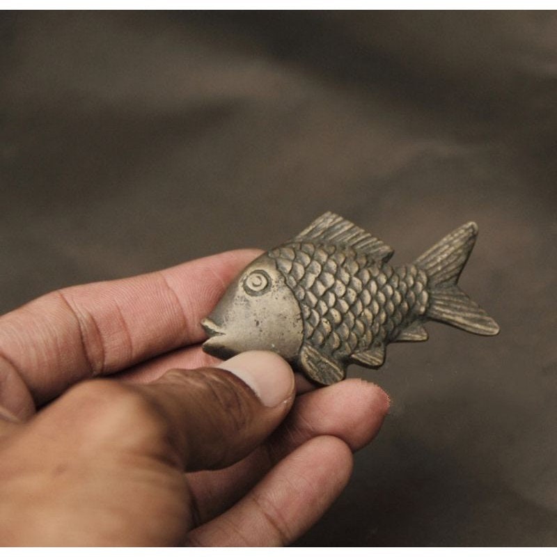 Lot of 4 Pieces - Cute Small Fish Vintage Door Pull - Antique Solid Brass Drawer pulls - Brass cabinet pul