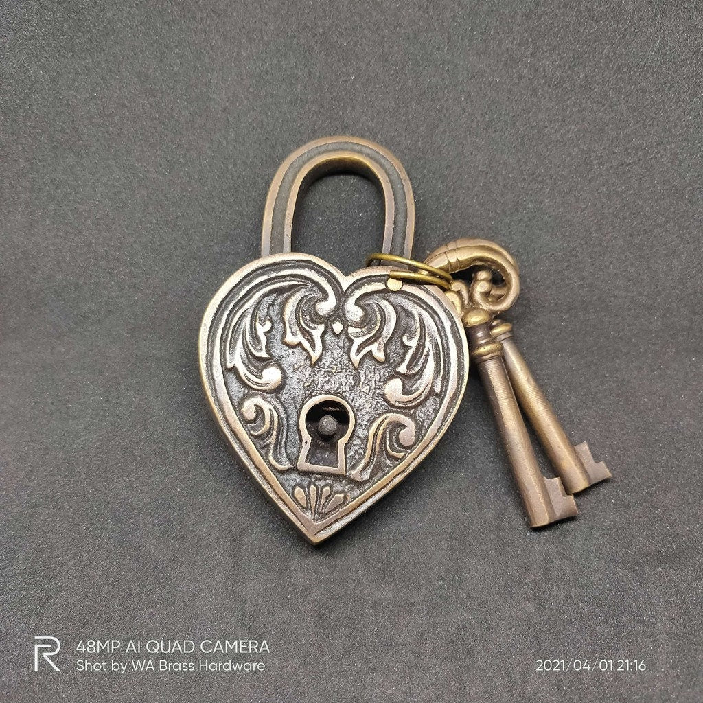 Vintage Antique Ornate Love Flower old PADLOCK Solid Brass Antique Key Working Lock