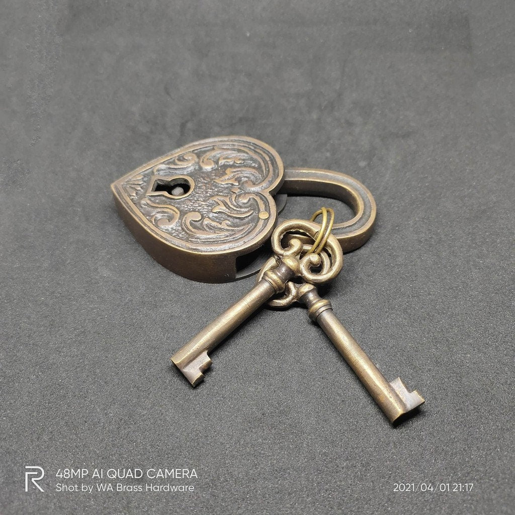 Vintage Antique Ornate Love Flower old PADLOCK Solid Brass Antique Key Working Lock