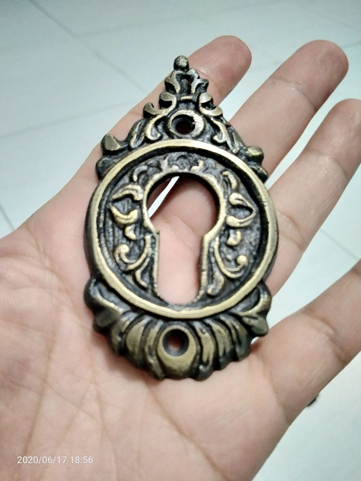 Set 2 Brass Mountain Carved Keyhole Lock plate cover