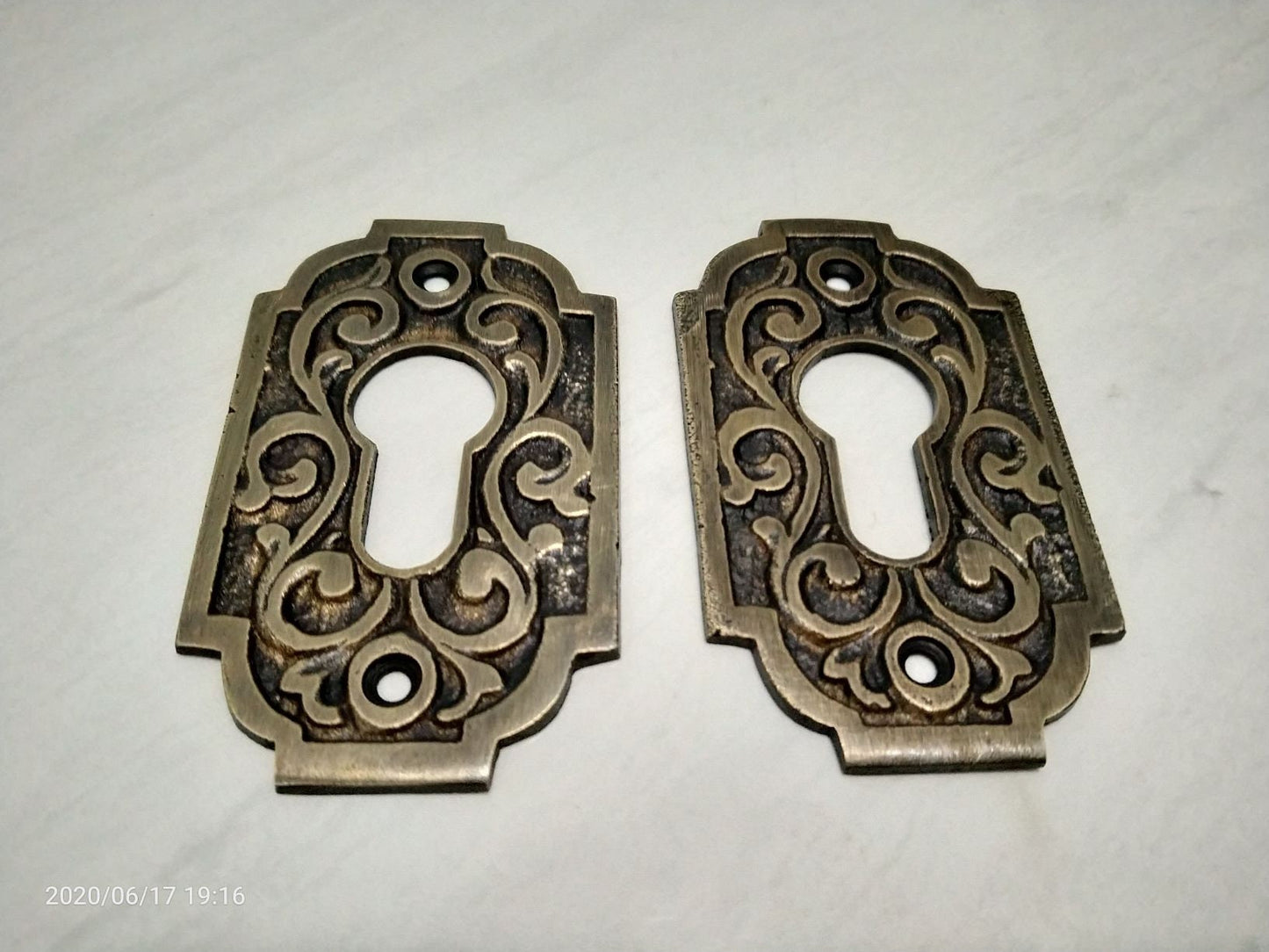 Set 2 Brass Flowers Carved Keyhole Lock plate cover beautifull brass key holes cover