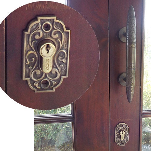 Set 2 Brass Flowers Carved Keyhole Lock plate cover beautifull brass key holes cover