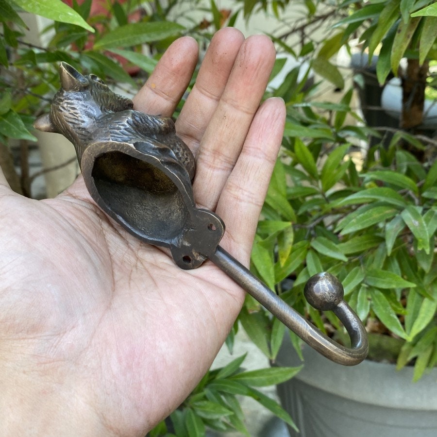Vintage Antique Squirrel walnut Head hook Hanger Solid Brass Vintage Hook Animal Hat Coat Strong Wall Mount Brass Hook
