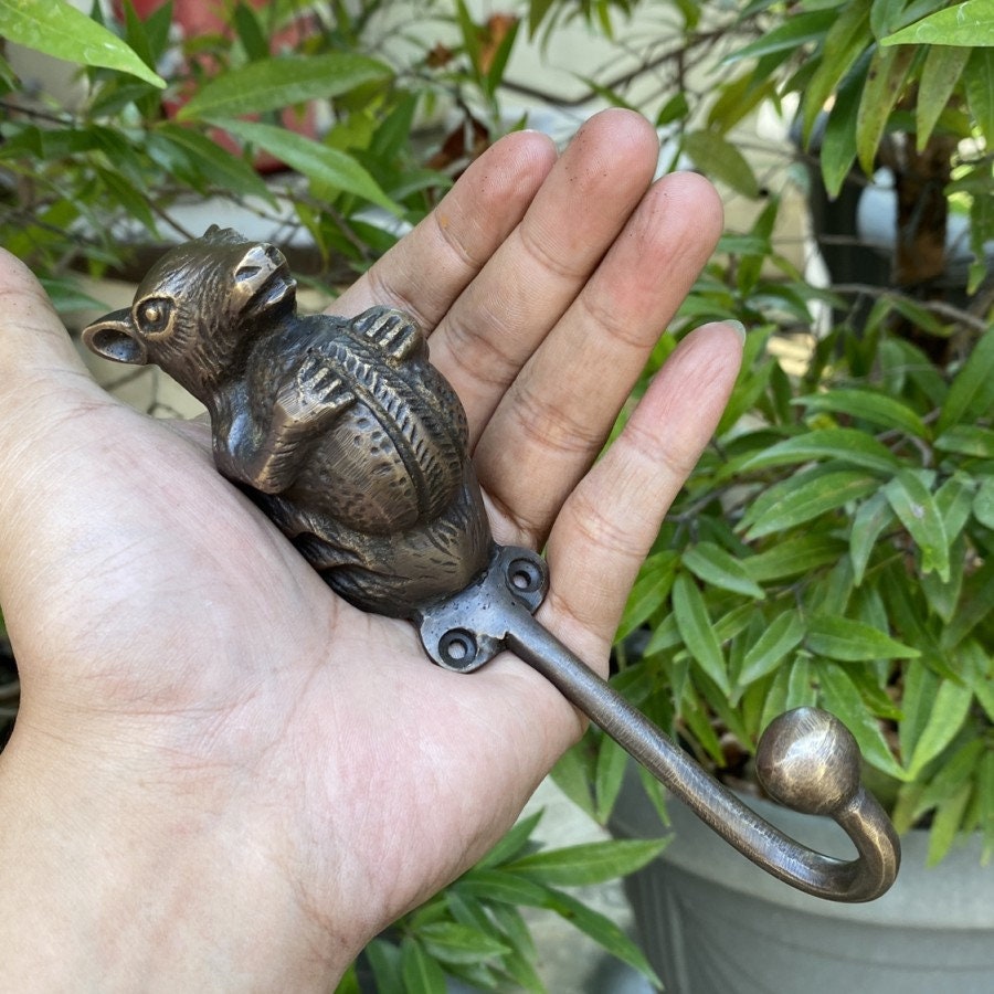 Vintage Antique Squirrel walnut Head hook Hanger Solid Brass Vintage Hook Animal Hat Coat Strong Wall Mount Brass Hook