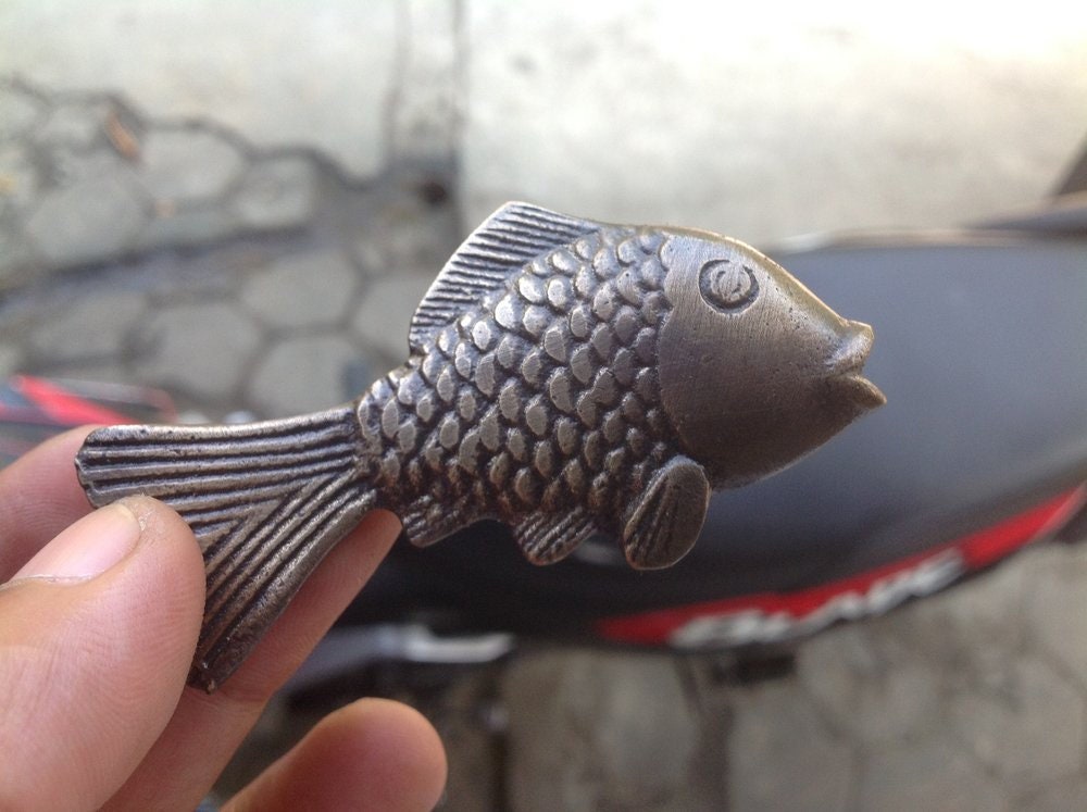 Lot of 4 Pieces - Cute Small Fish Vintage Door Pull - Antique Solid Brass Drawer pulls - Brass cabinet pul