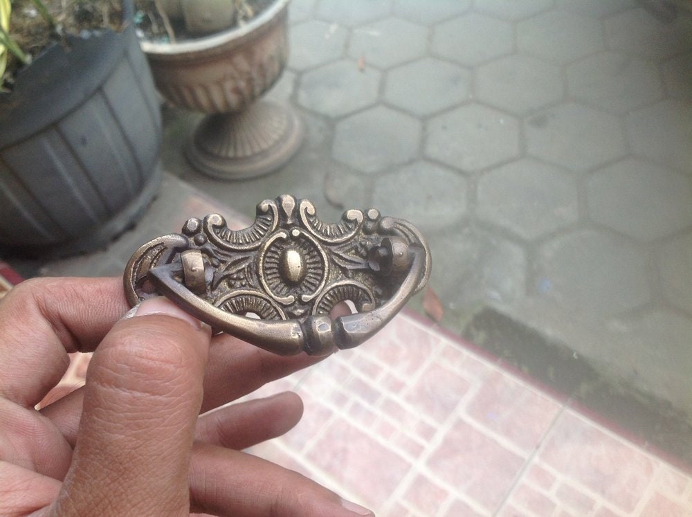Set of 6 pcs Vintage Carved Batman Antique Knob Drawer Pulls Cabinet Handle Antique Solid Brass Closet Door Drawer Pulls Hardware