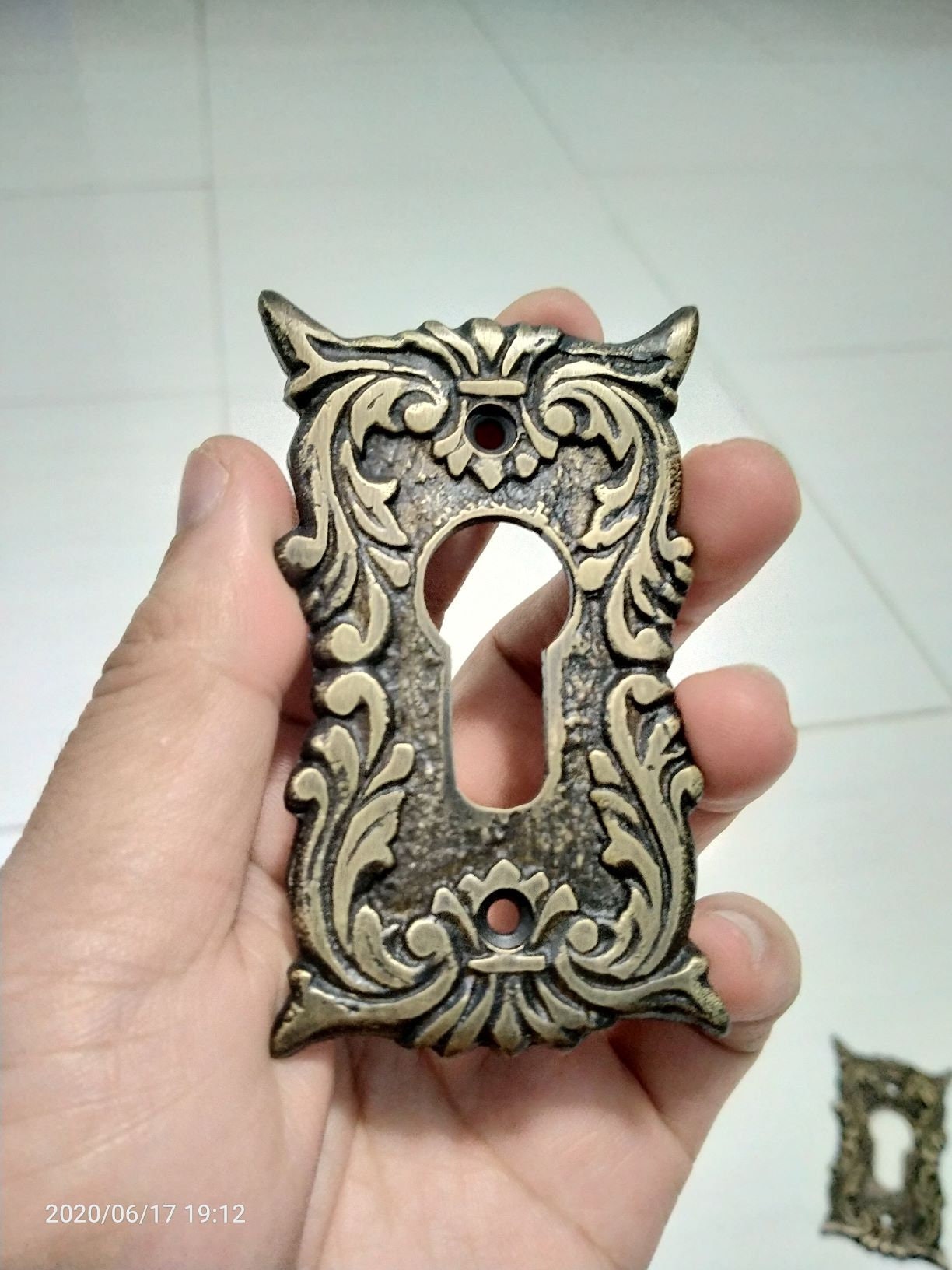 Set 2 Brass Leaf Carved Keyhole Lock plate cover Beautifull Brass Key Holes Cover