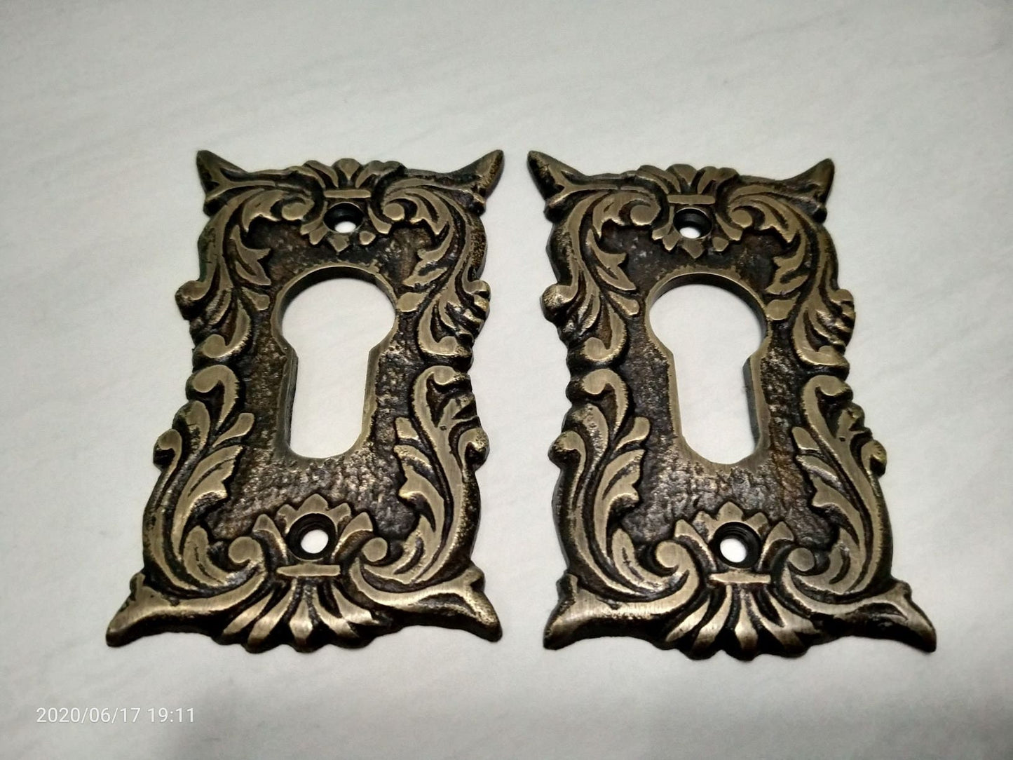 Set 2 Brass Leaf Carved Keyhole Lock plate cover Beautifull Brass Key Holes Cover