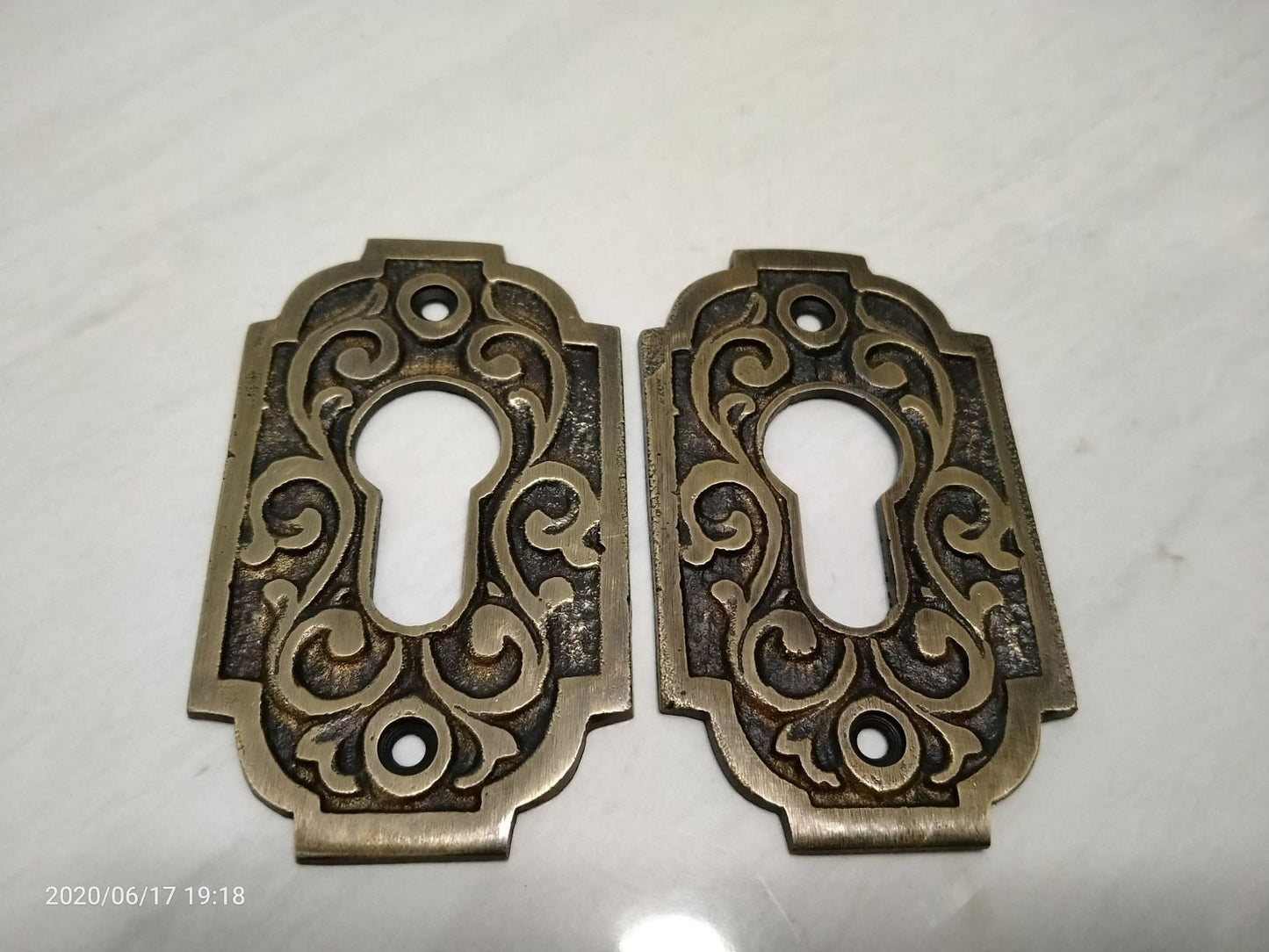 Set 2 Brass Flowers Carved Keyhole Lock plate cover beautifull brass key holes cover